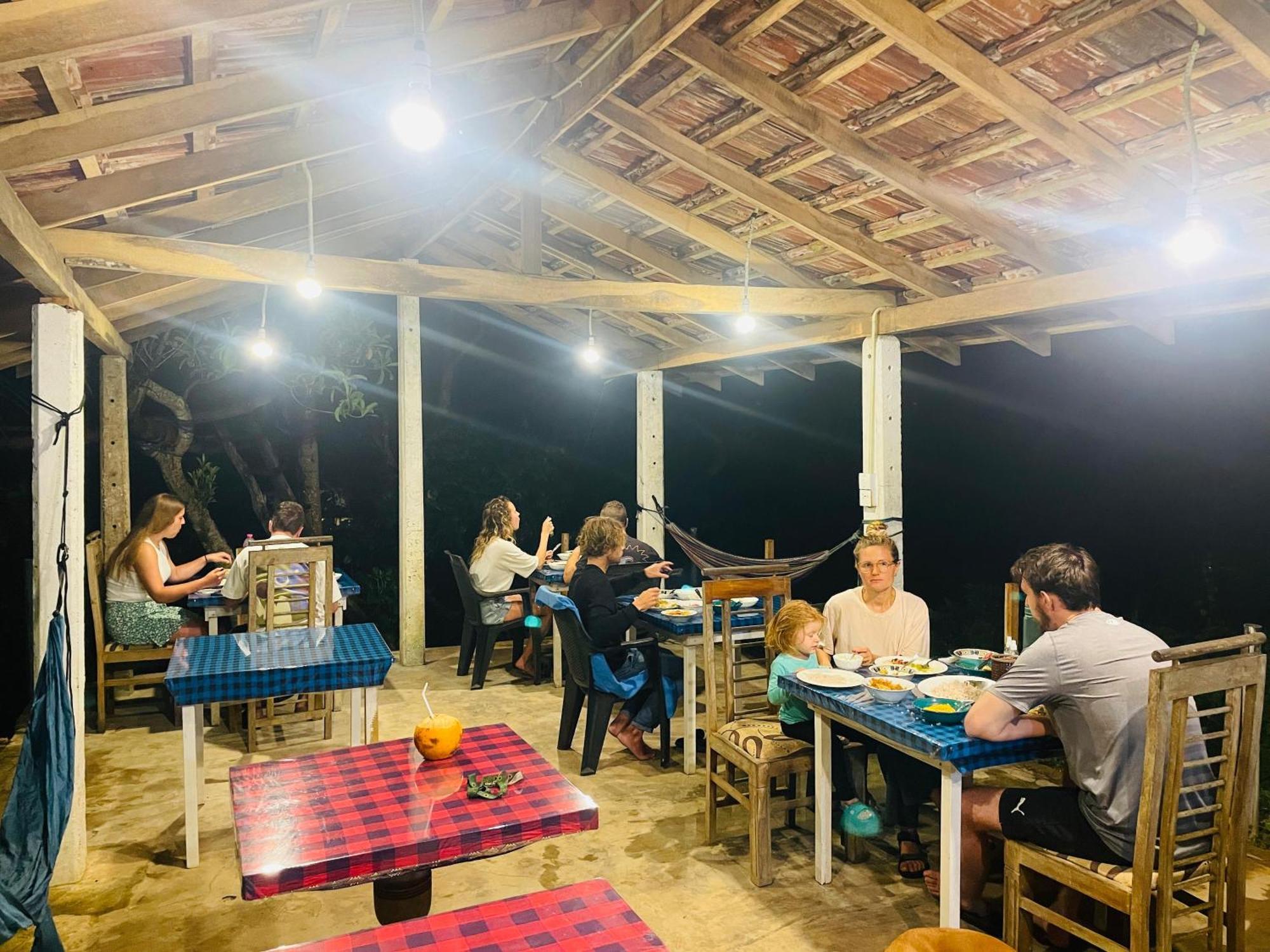 韦利格默Sky Mountain Cafe With Seaview住宿加早餐旅馆 外观 照片
